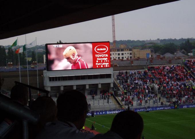 패널 1R1G1B 높은 광도를 광고하는 거대한 P10 경기장 LED 스크린 스포츠